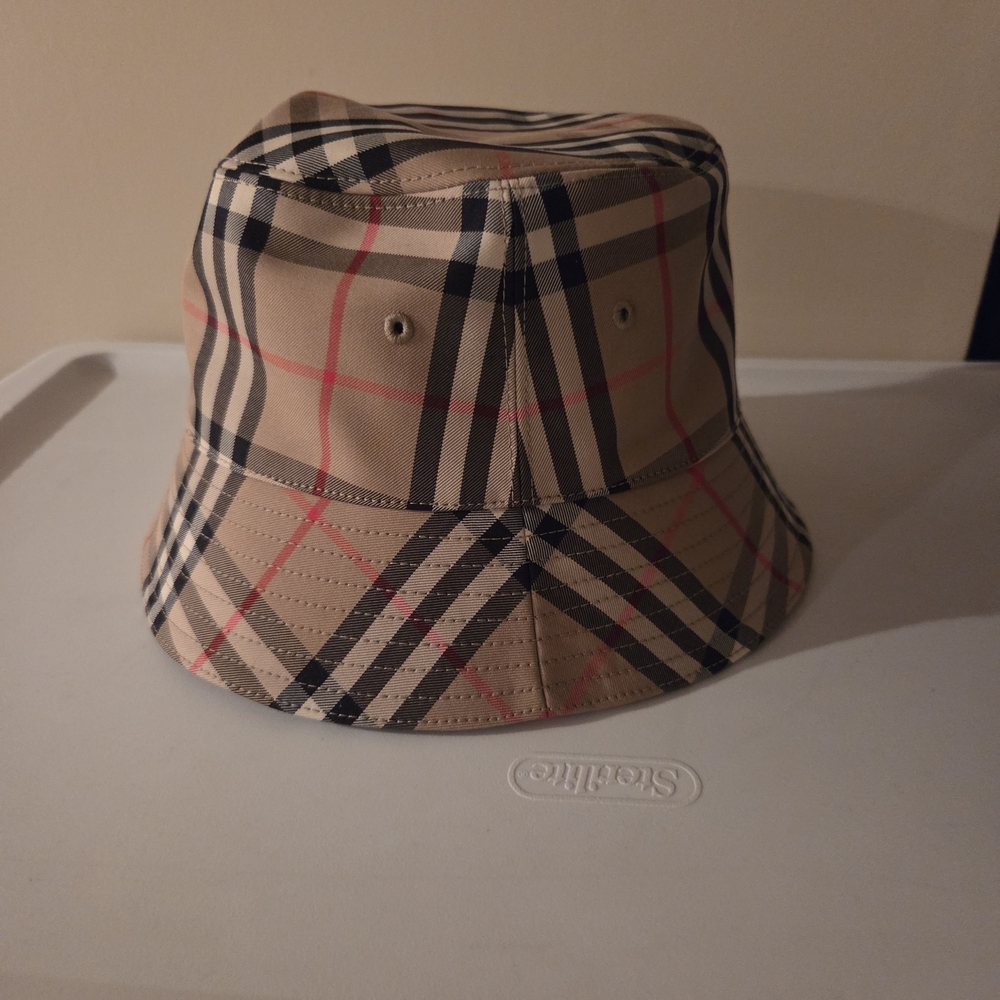Burberry Checkered Bucket Hat in Beige and Black